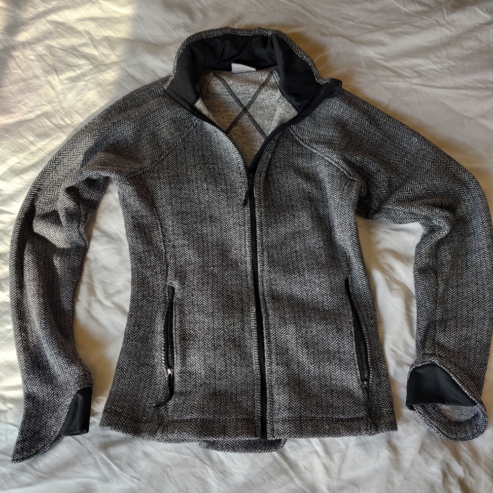 Columbia zip up jack black and white size XS